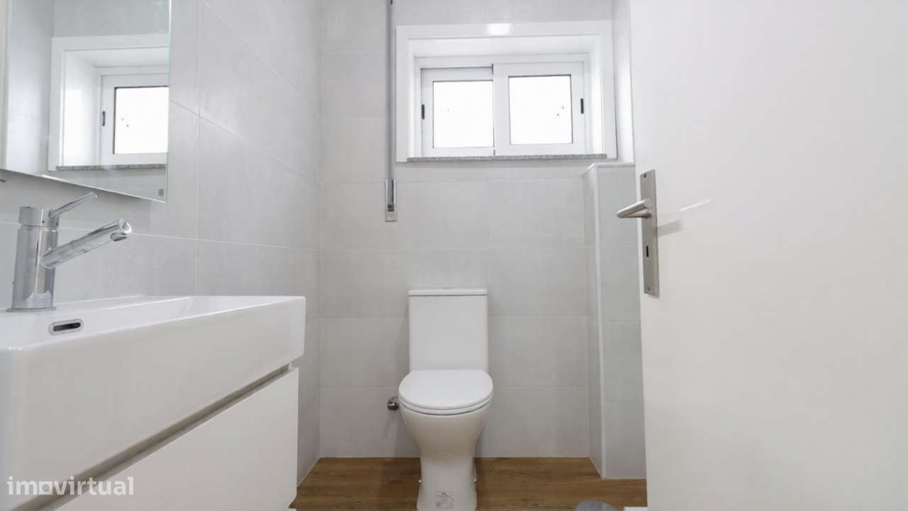 T3 | Varandas | Box | 2 WC's | Excelente localização | 100% Renovado-12