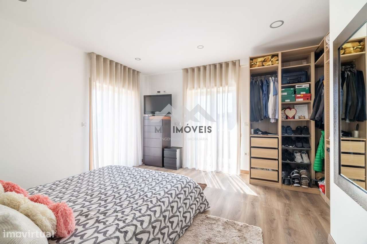 Moradia T2+1 | 2021 | Valbom | Terreno 556m2 | Piscina | Terraço - Grande imagem: 5/60