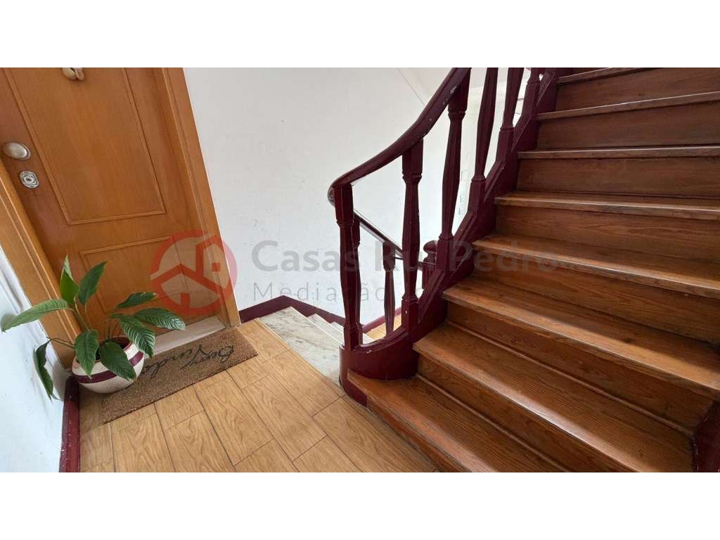 Apartamento T2 com logradouro e churrasqueira na Cova da Piedade, A...-20