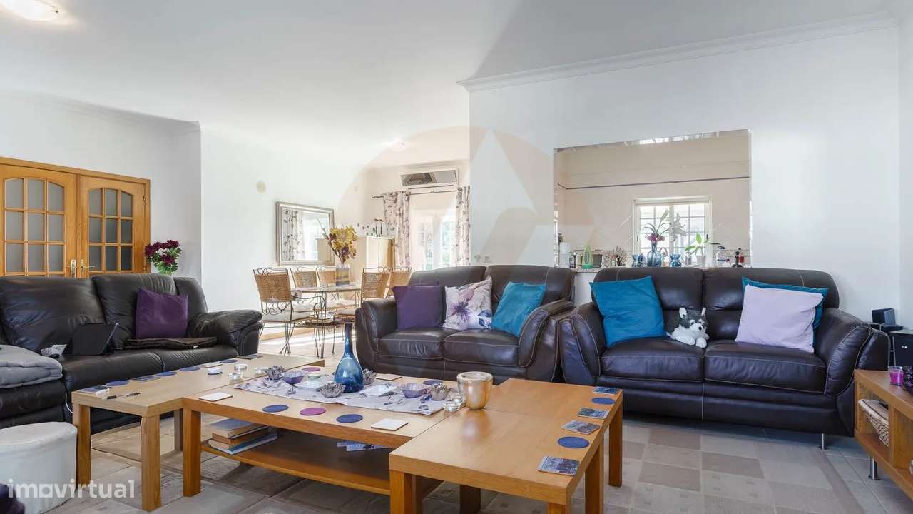 Moradia T3 com Piscina e Garagem na Urbanização Vale da Telha - Grande imagem: 5/21