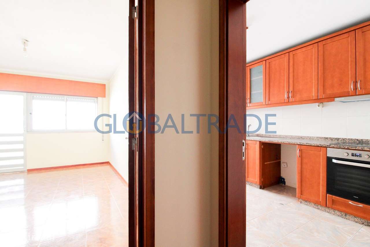 Apartamento T3 com Garagem Box em Vila D'Este-5