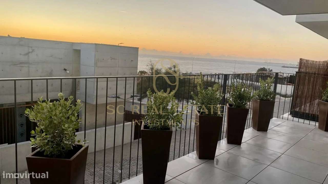 Excelente T3 Novo, com vistas deslumbrantes sobre o Atlântico.-1