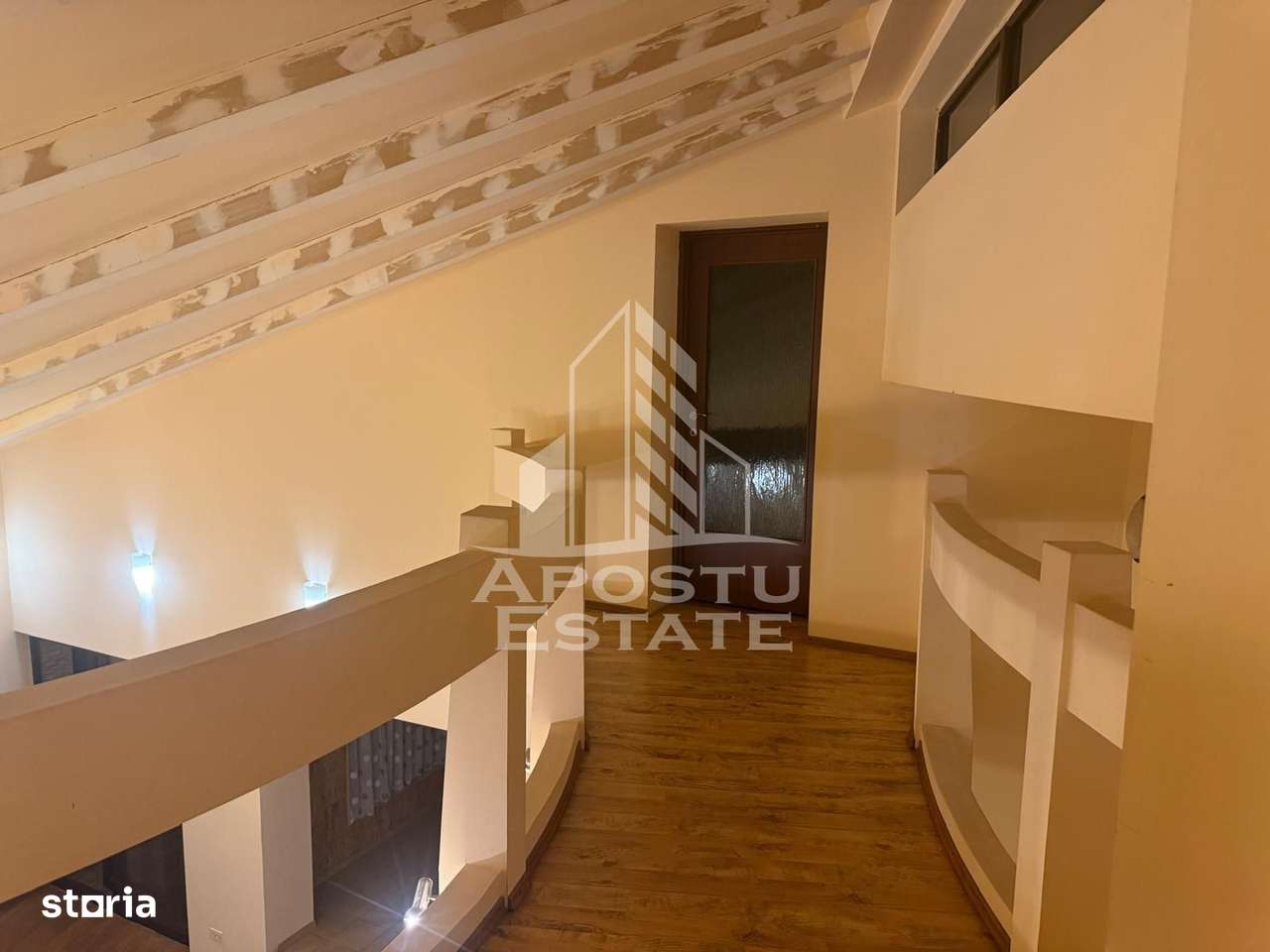 Casa spatioasa cu design american-calea Urseni - Imagine principală: 4/20