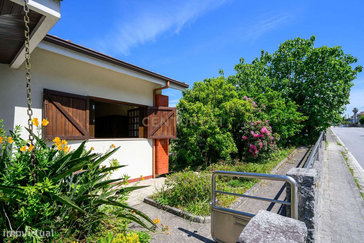 Descubra Esta Moradia T3 em Penafiel com Cave, Jardim e Acessos Excele - Grande imagem: 5/33