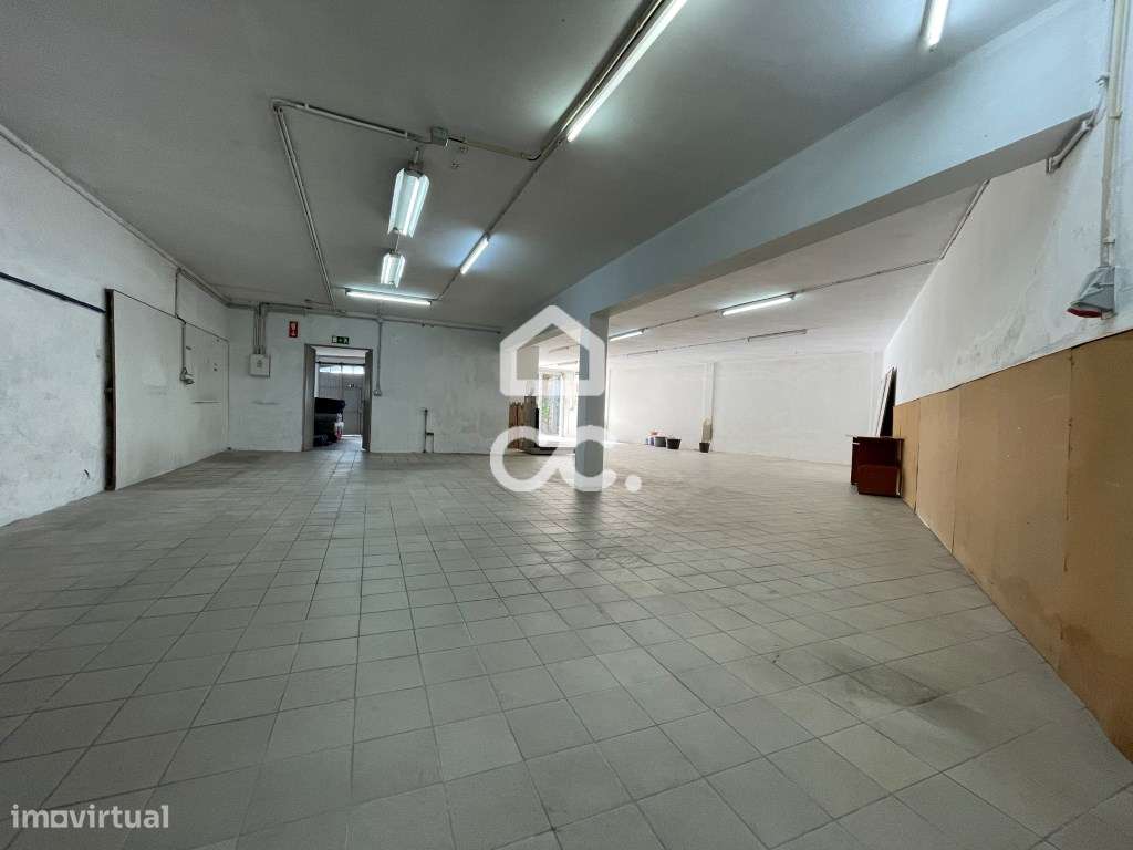 Armazém para Arrendamento em Landim - 240m² | Excelente Localização - Grande imagem: 5/22