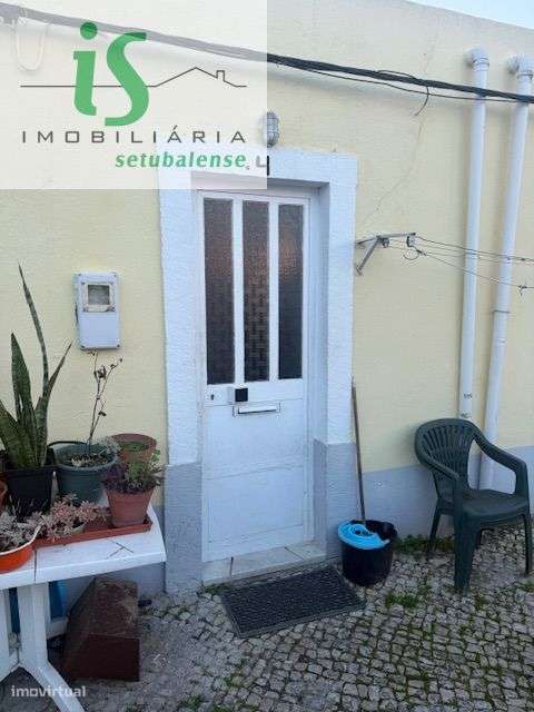 CONJUNTO DE DUAS MORADIAS PARA VENDA EM SETÚBAL (ZONA CENTRAL - (PRÓ-1