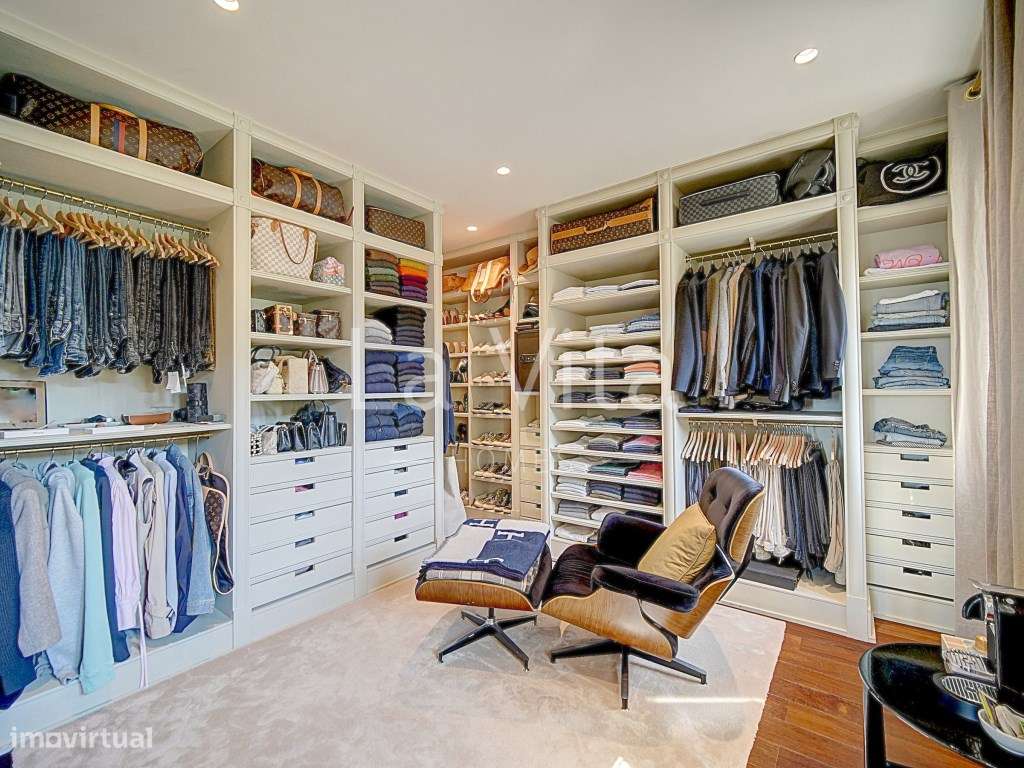 Apartamento T4 Duplex, em condomínio exclusivo no centro do Estoril.-22