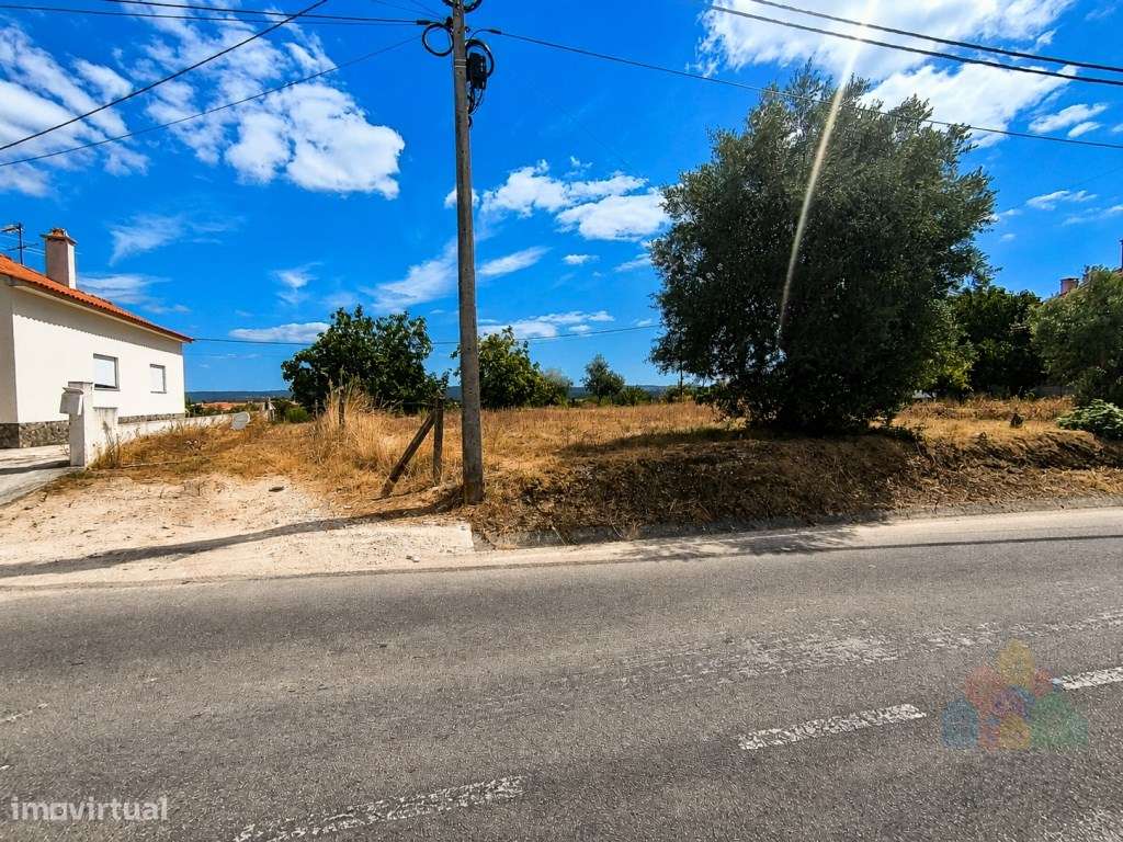 Terreno urbanizável a 5 minutos de Tomar-5