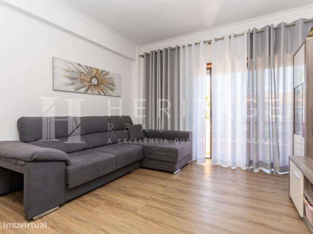 Apartamento T3 Remodelado com Suíte Baixa da Banheira-0