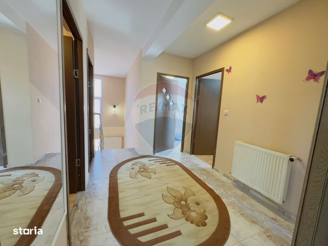 Casă cu 5 camere de vânzare Cartier Orizont 2 Paleu zona Metropolitana-10