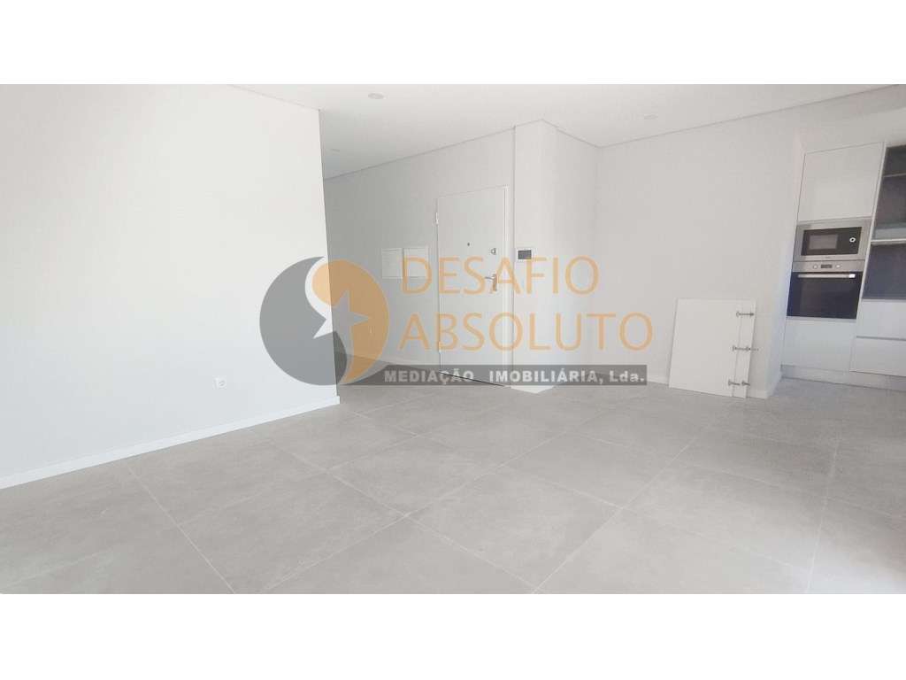 Apartamento T2 c/ varanda. Quinta do Conde - Pinhal do General-9