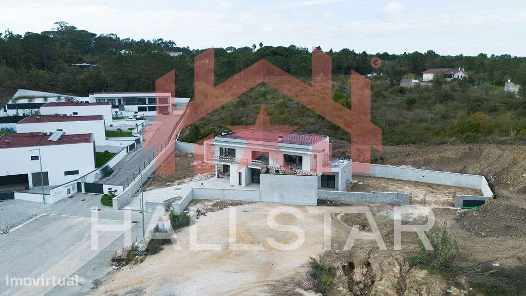 Moradia T4+1 / 2 Suites / Parceiros-5