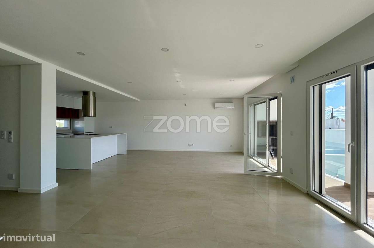 Moradia T4 com piscina e garagem à venda perto de Lisboa - Grande imagem: 5/30