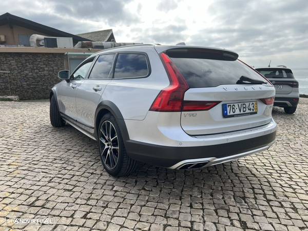 Volvo V90 Cross Country - 4