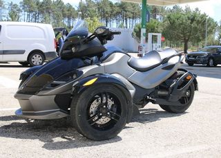 Bombardier CAN AM Spyder