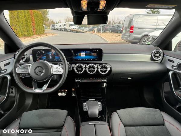 Mercedes-Benz CLA 200 AMG Line 7G-DCT - 14