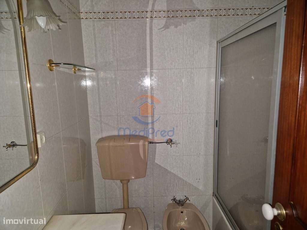 Apartamento T2 remodelado - Pontinha-18