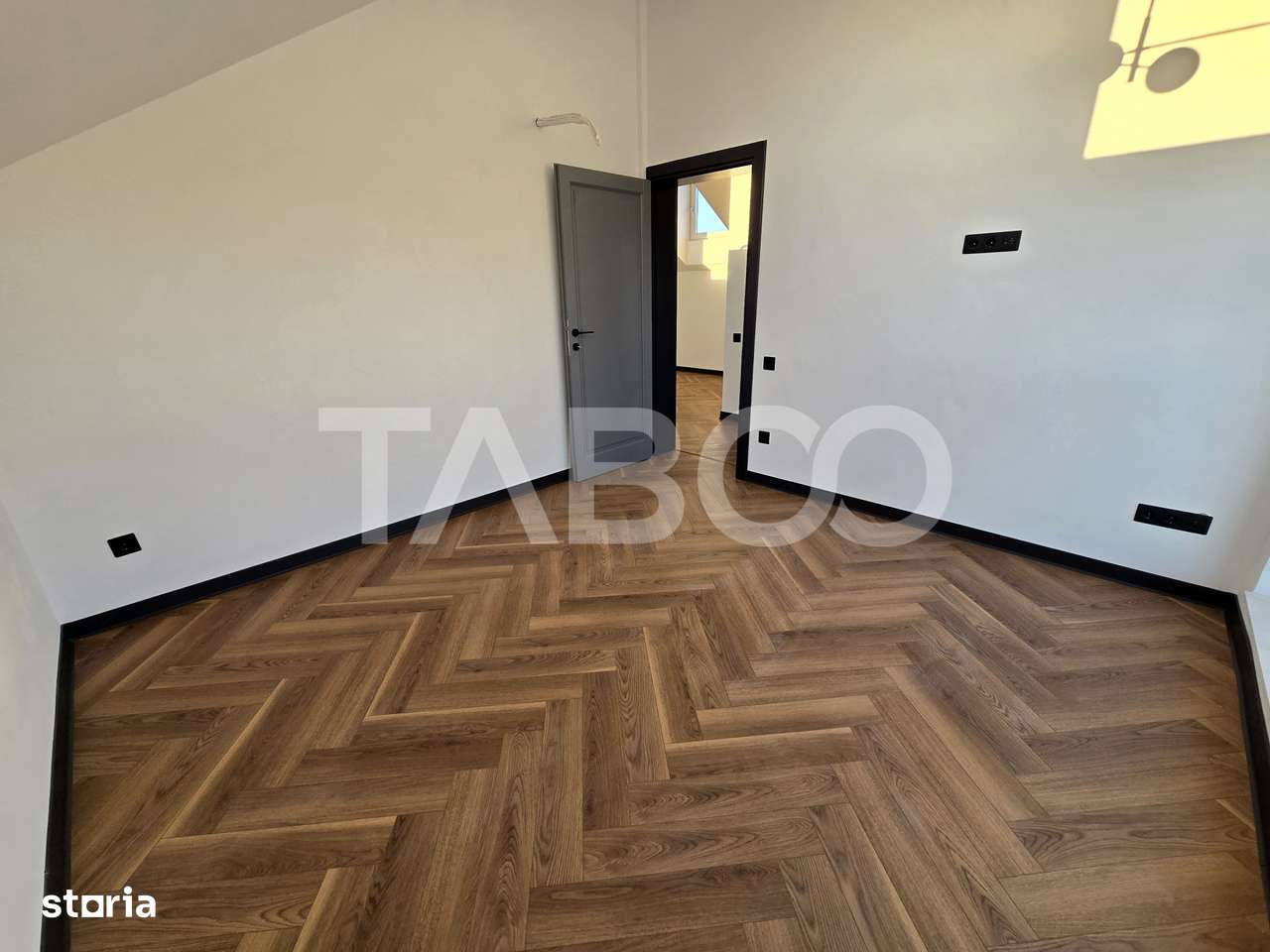 Apartament decomandat 3 camere 2 locuri de parcare Turnisor Sibiu - Imagine principală: 4/15