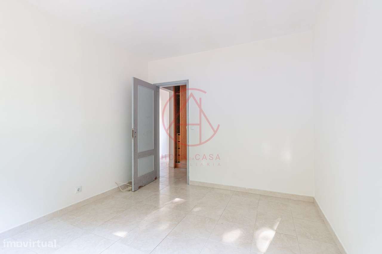 APARTAMENTO T3 1º andar c/ elevador - Sto Antonio da Charneca-19