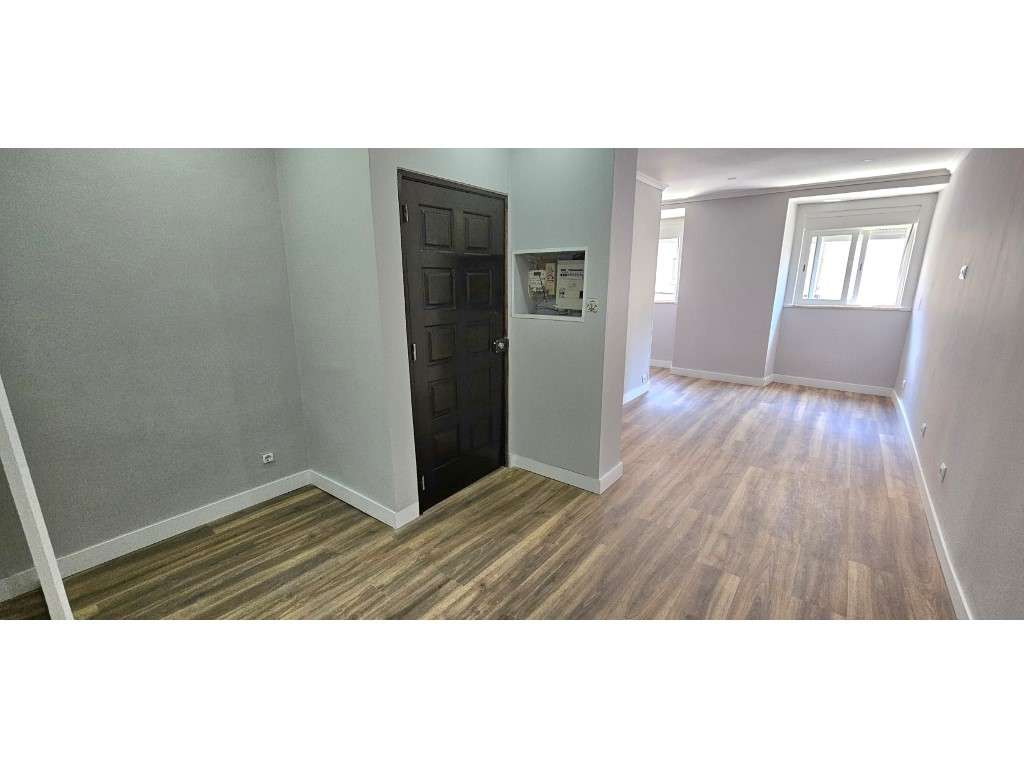 T2 duplex totalmente renovado - Junto Jardim da Estrela, Lisboa - Grande imagem: 2/25