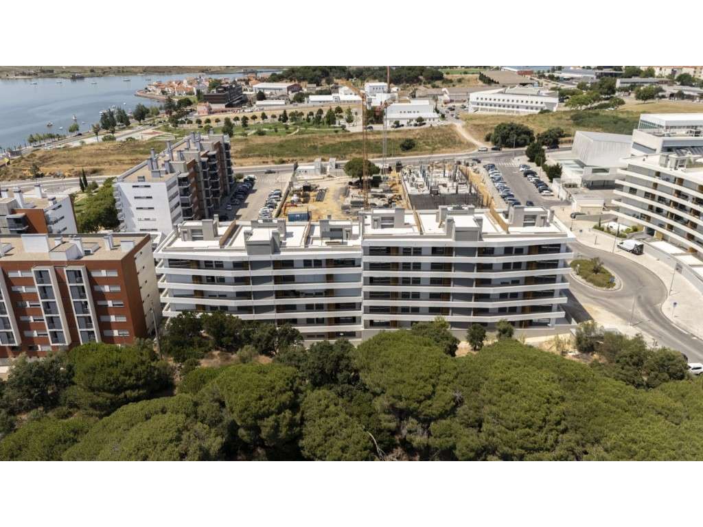 Apartamento T2 Novo no Seixal Baía com Terraço e Estacionamento-23