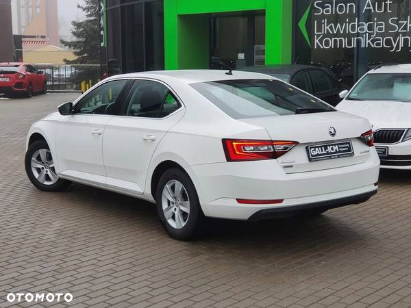 Skoda Superb 2.0 TDI Ambition - 7