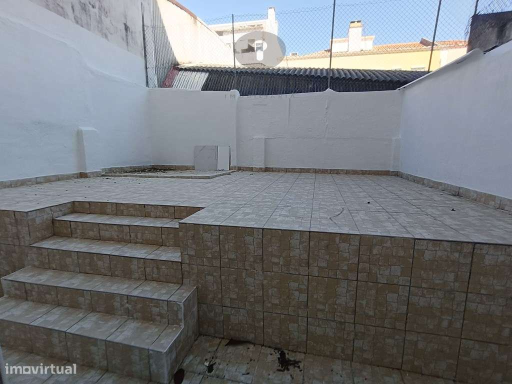 Apartamento T2 Totalmente Remodelado com Terraço e Arrecadação na V... - Grande imagem: 3/24