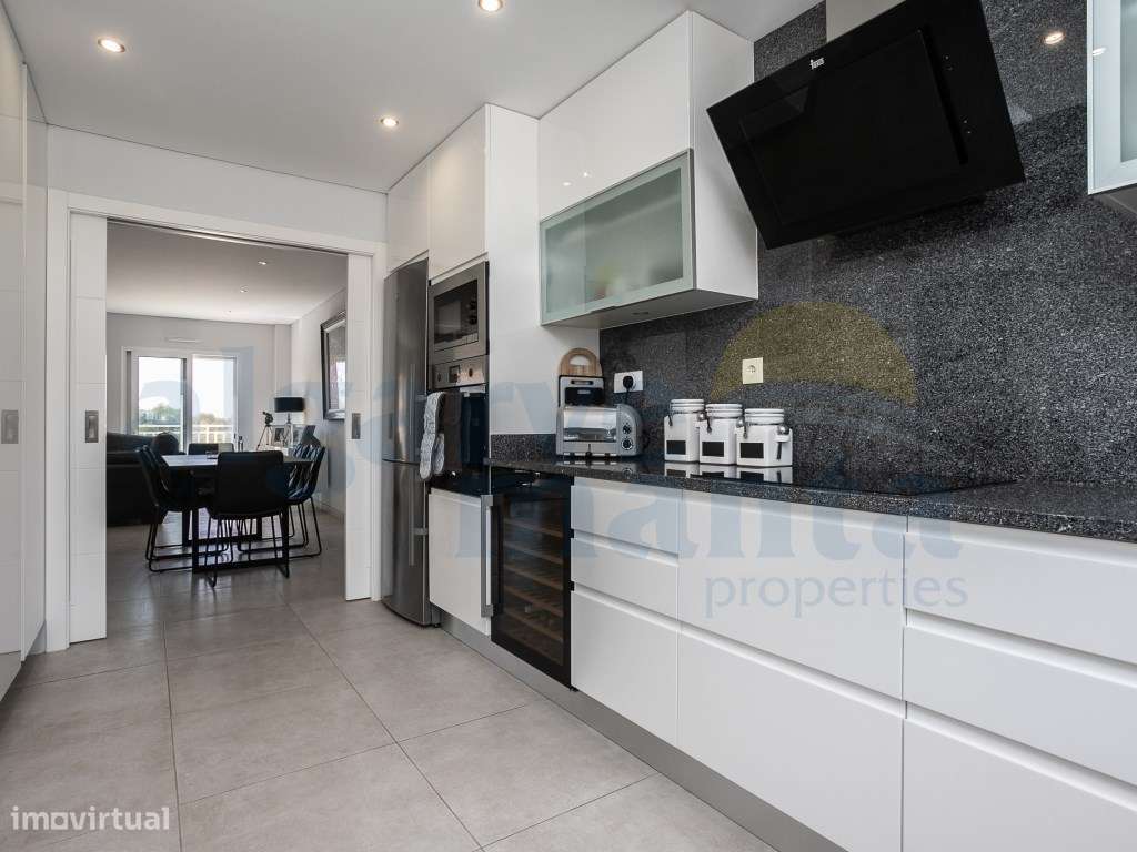 EXCLUSIVO! Moradia T3 Moderna com Piscina Privada no coração de Vil...-21