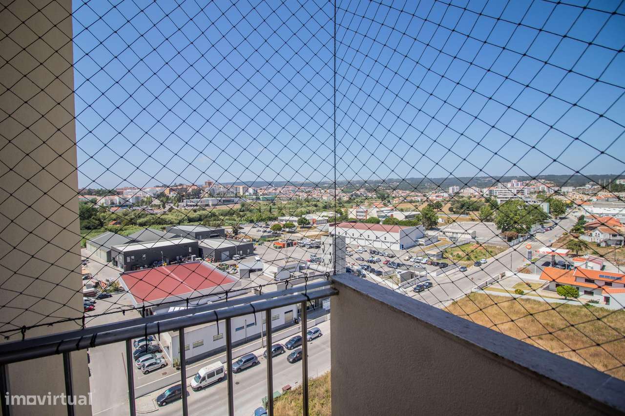T3 Como Novo com Parqueamento Fechado a 3 km da Praia-22
