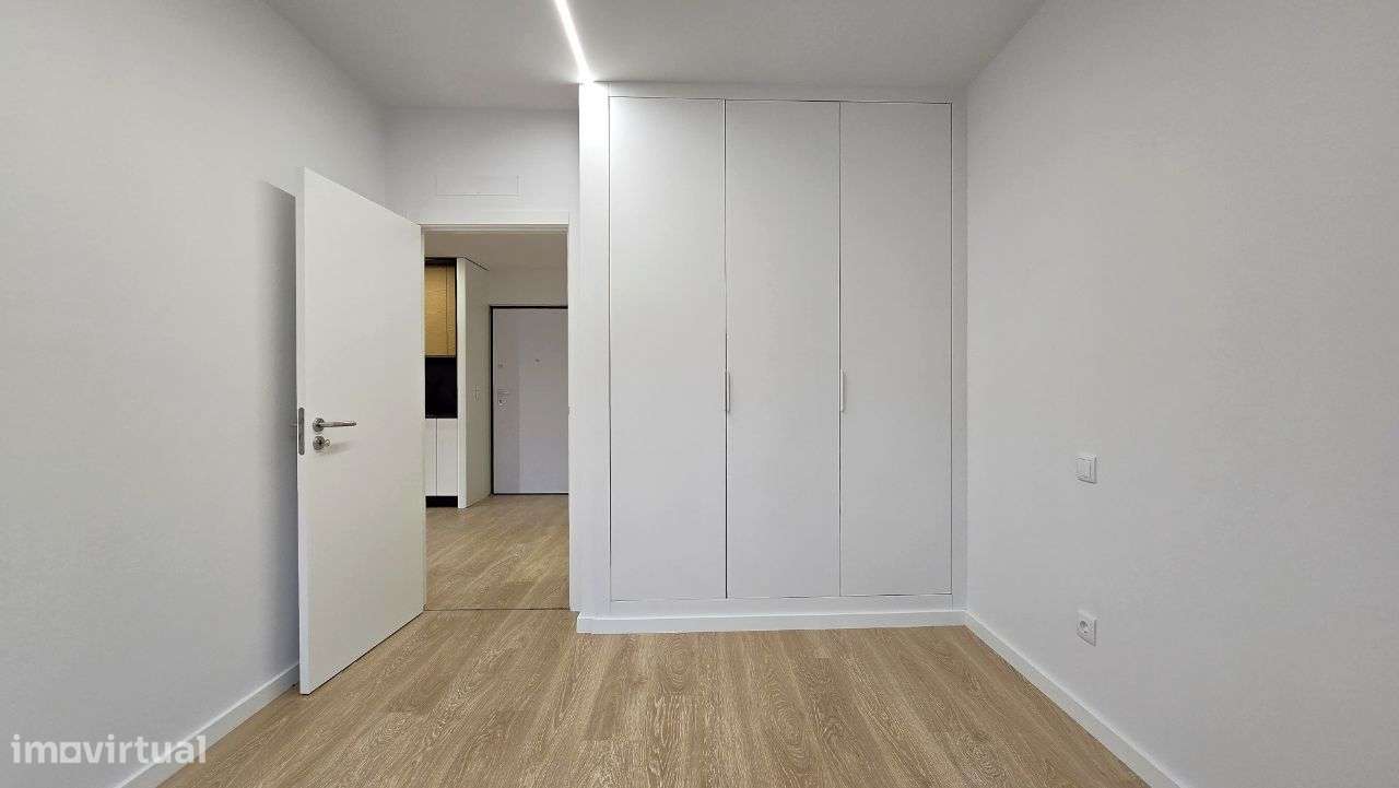 T2 c/ Arrumo de 94m² + Garagem | Última Fração | Potencial Bi-Familiar-7