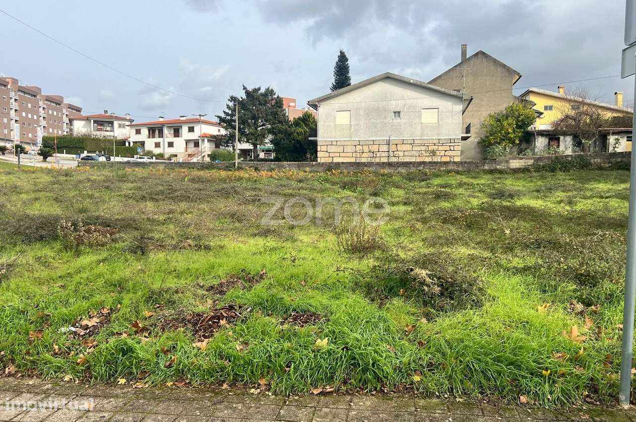 Terreno, 595 m², Mateus-0