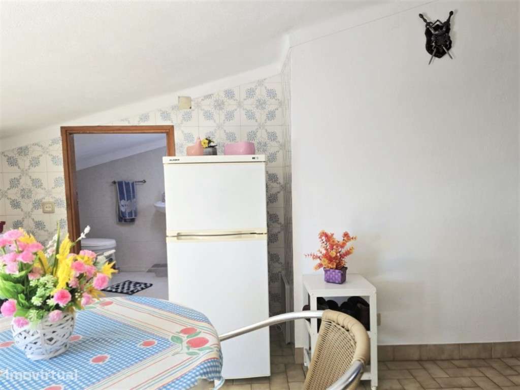 Apartamento T2 + Sótão-18