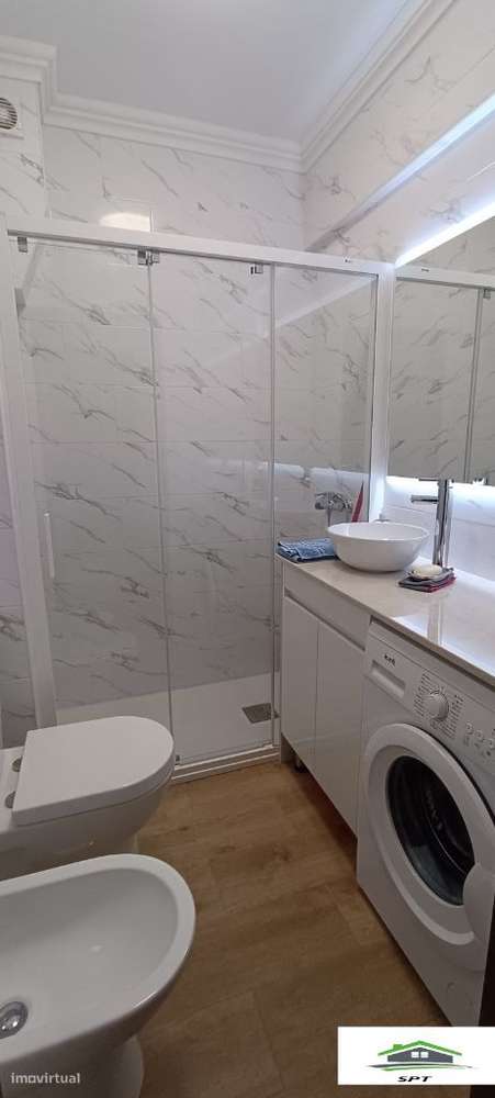 Parede Estúdio T0 cozinha equipada na Rua de Malange - Grande imagem: 4/12