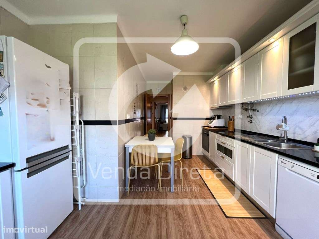 T3 R/C alto, parqueamento e arrecadação no Barreiro. - Grande imagem: 4/28