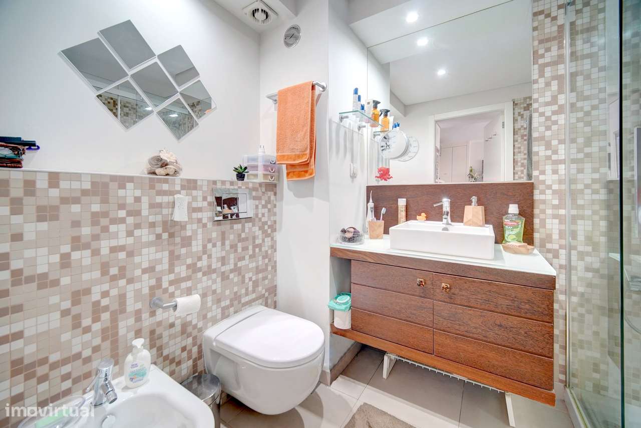 Apartamento em condomínio fechado com Vista Rio-12