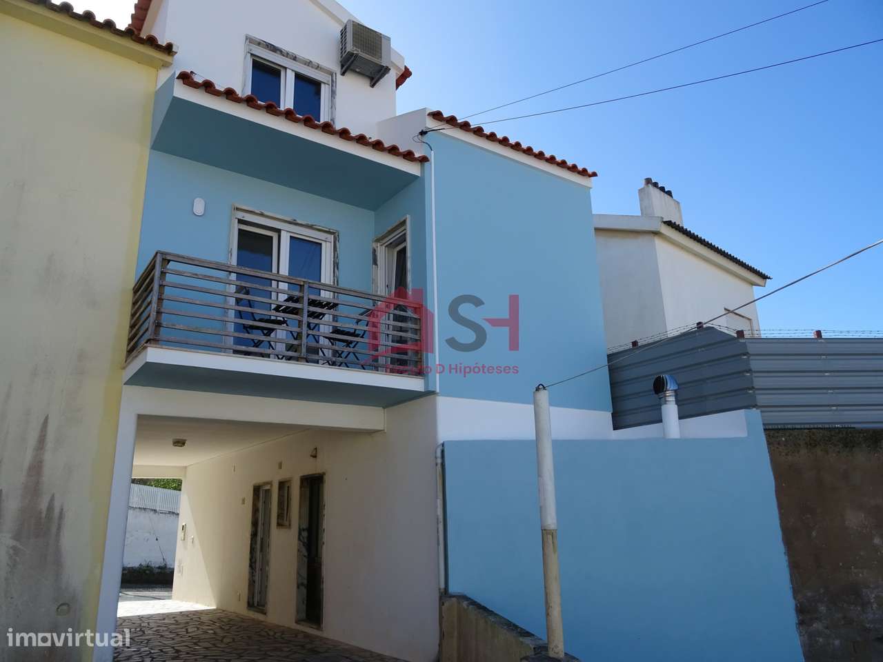 *Prédio com 2 Apartamentos + Loja + Arrecadação – Santa Cruz*-1