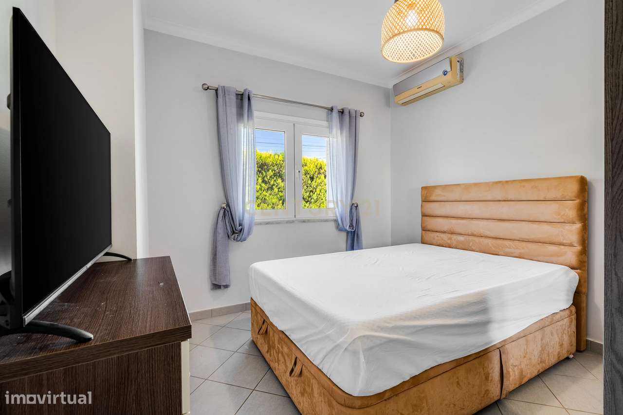 Moradia Independente T3, com Piscina e Amplo Espaço Exterior, em Algoz-6