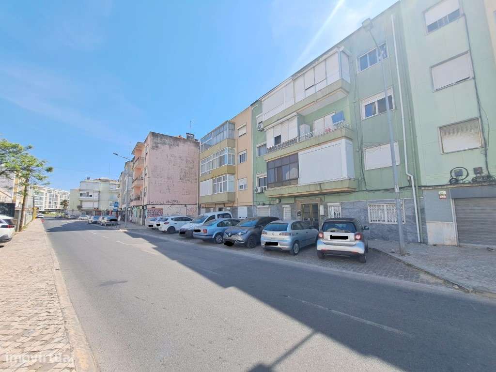 Acolhedor apartamento T1, próximo a Comércio e Serviços, totalmente...-18