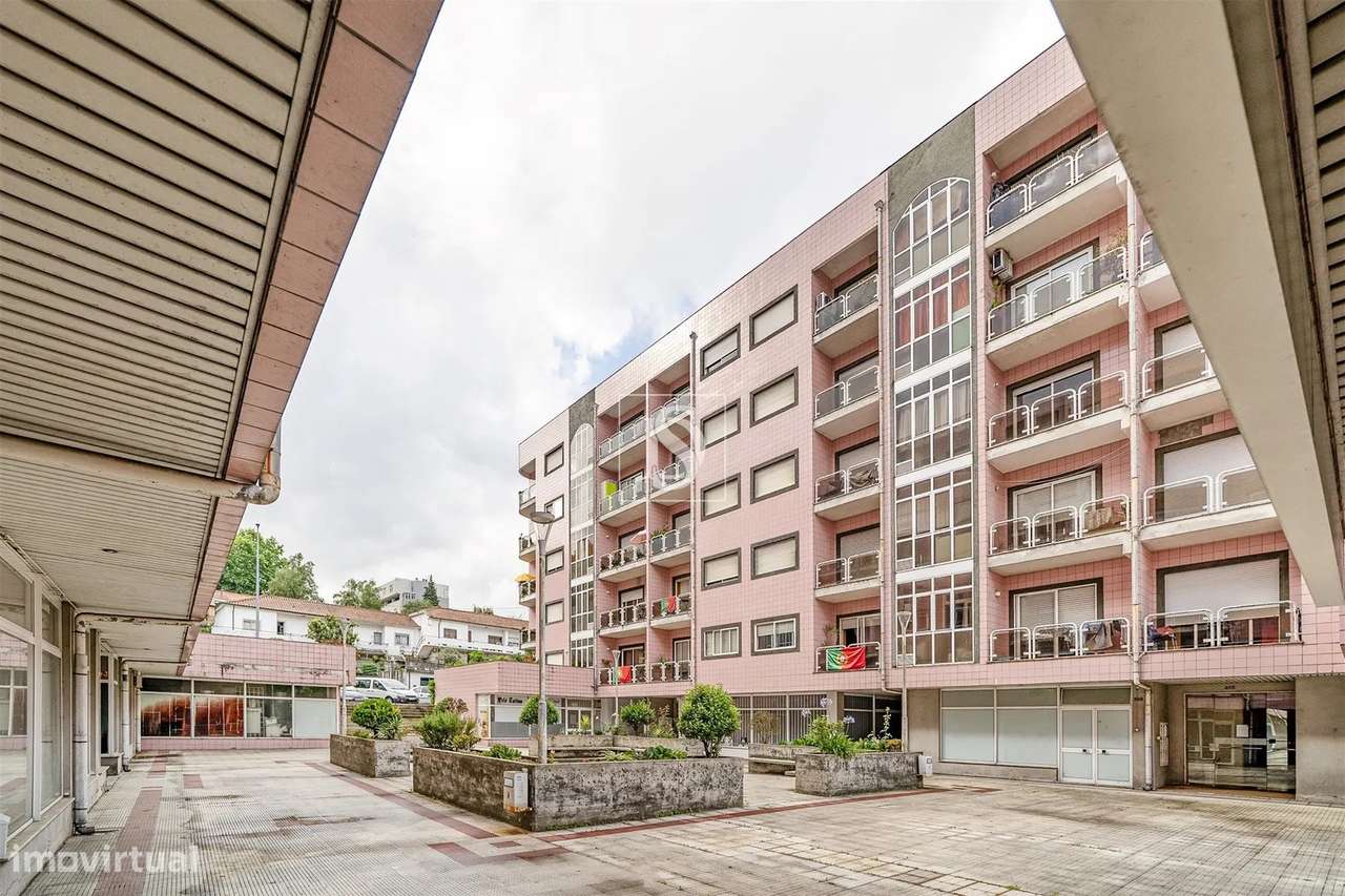 T2, Totalmente Remodelado, em Fermentões, Guimarães-16