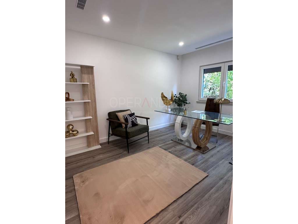 Moradia Isolada T4 Venda Almada-23