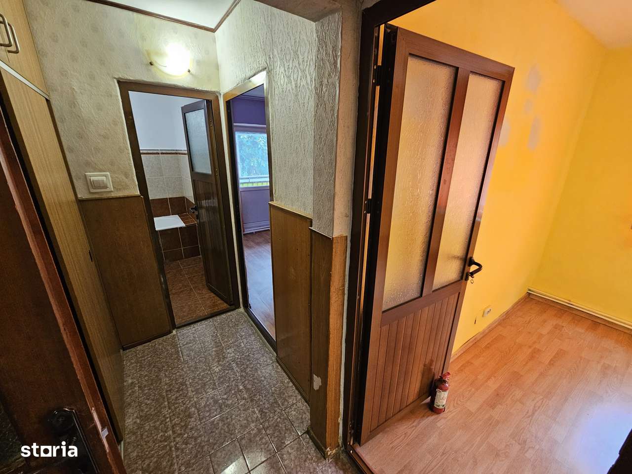 Vand ap cu 4 camere zona Sala Polivalenta-8