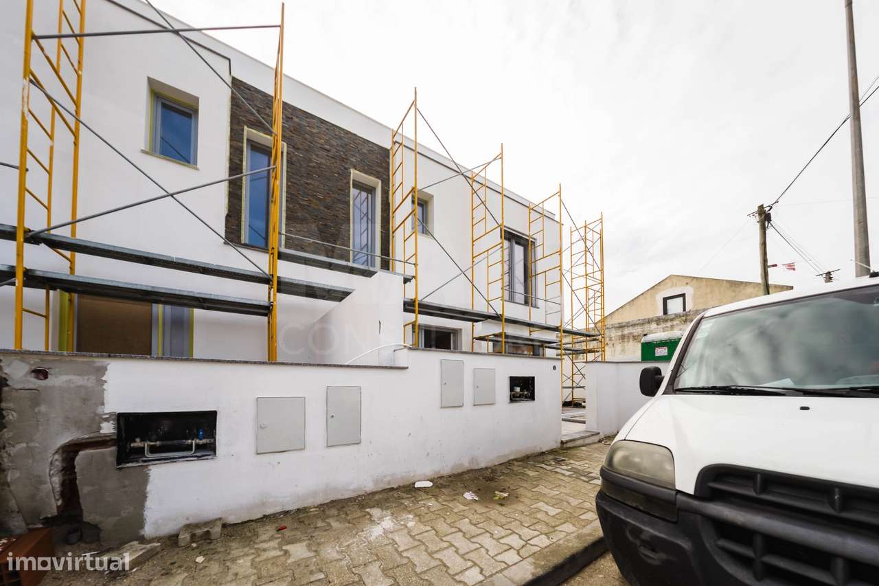 Exclusiva Moradia T4 Moderna com Conforto e Elegância Perto das Pra... - Grande imagem: 4/34