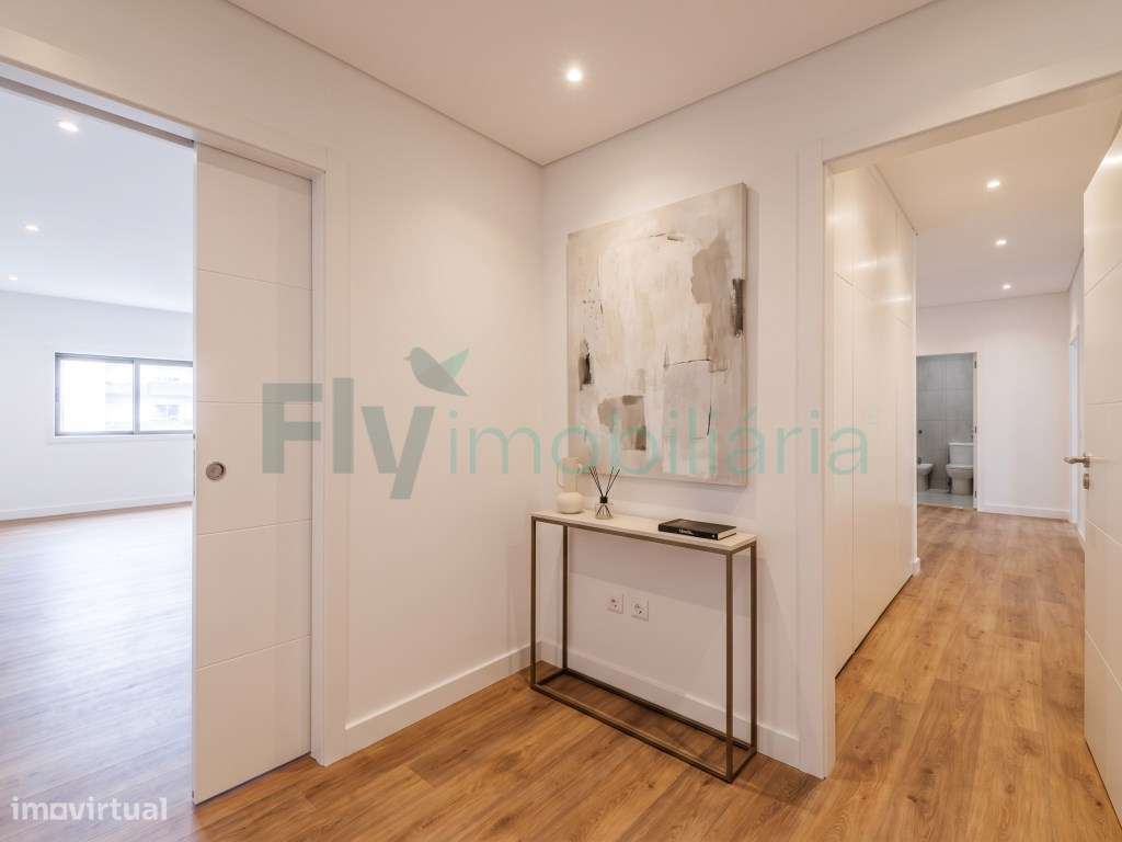 Excelente Apartamento T4 com Suite e Lugar de Garagem para 2 Carros-10
