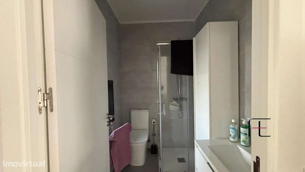 Moradia t2 com espaço exterior em Valbom-7