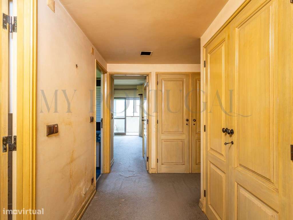 Apartamento T3 com Duas Varandas e Vista Privilegiada - Cascais - P...-13