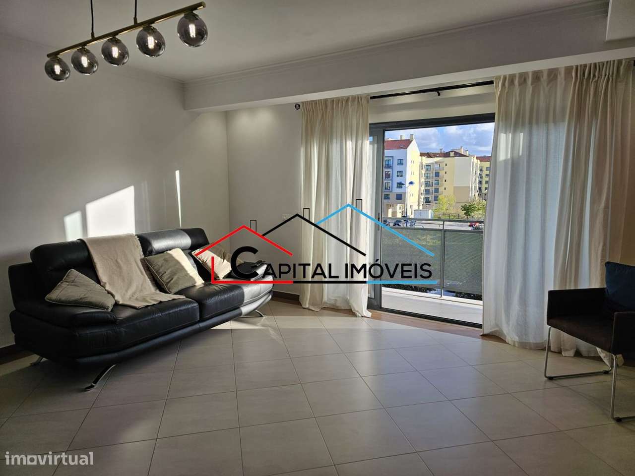 Apartamento T3 com suíte, varandas, garagem e arrecadação-7