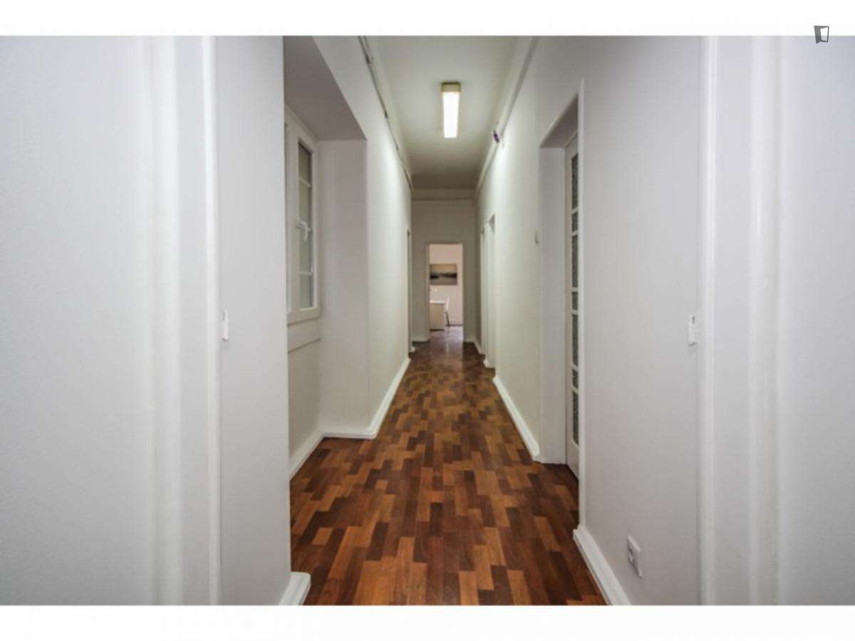 Quarto - localizado em Alameda Lisbon - Grande imagem: 3/7