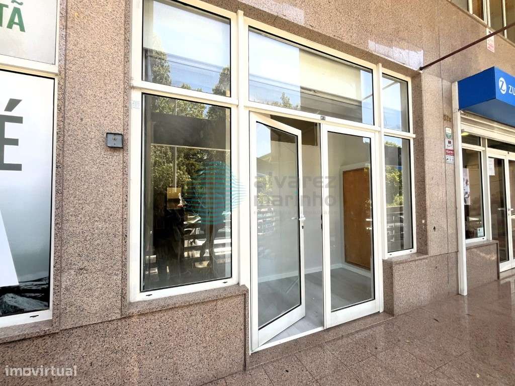 Loja/Apartamento T1 totalmente remodelado, Belas - Grande imagem: 2/18