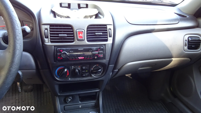 Nissan Almera - 7