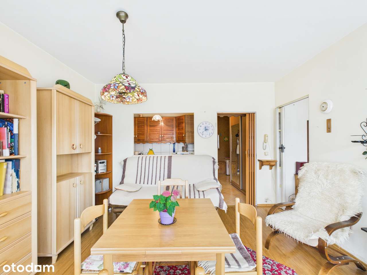 2 pokoje, parter, balkon, niski czynsz.-3